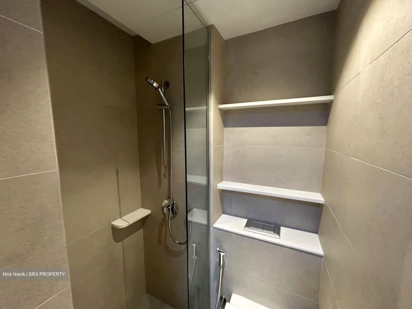 Serangoon Road (D8), Apartment #572933841